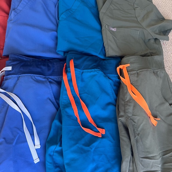 FIGS Scrub sets! - Picture 4 of 7